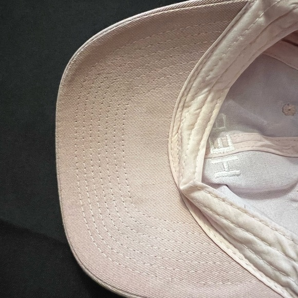 Burberry 'Her' embroidered Baseball Cap - Picture 17 of 17